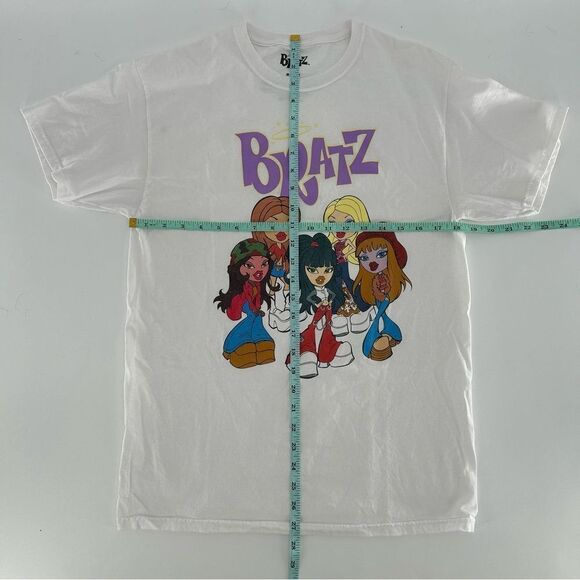 Women's Bratz Dolls Group Tee White Medium - Picture 5 of 5